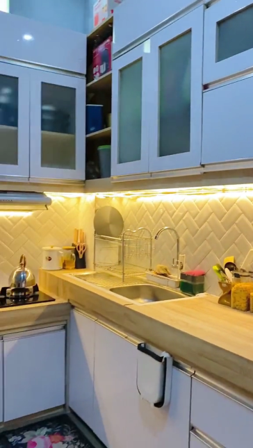 Bikin masak kian semangat, 11 cara cewek makeover dapur kusam jadi mewah ini kreatif pol