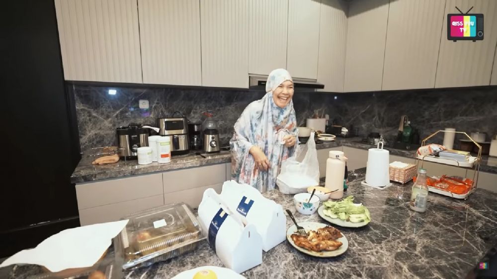 Pancarkan tampilan mewah, begini 7 cara Ayu Ting Ting menata dapurnya lebih elegan dan mahal