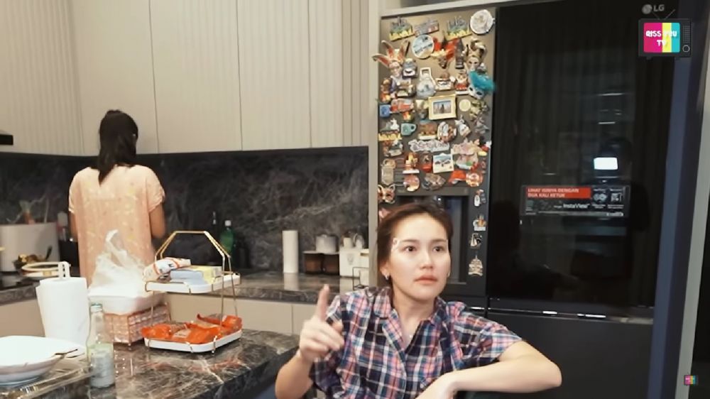 Pancarkan tampilan mewah, begini 7 cara Ayu Ting Ting menata dapurnya lebih elegan dan mahal