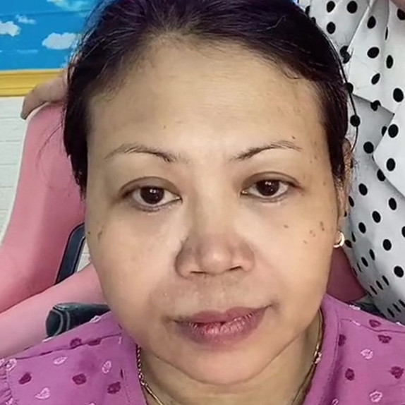 Makeup bikin wajah tampak muda, transformasi wanita 50 tahun dirias ala barbie ini endingnya bak ABG