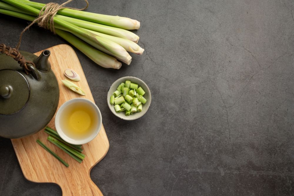 Limbah jadi manfaat: Cara bikin pembersih alami dari kulit buah dan sisa dapur