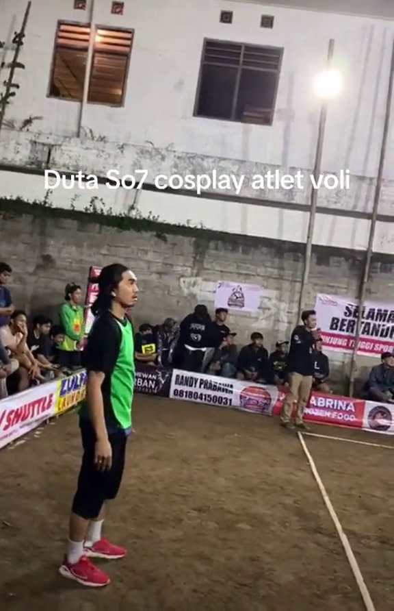 Tak segan berbaur dengan warga, ini 9 potret kesederhanaan Duta Sheila On 7 ikut kegiatan kampung