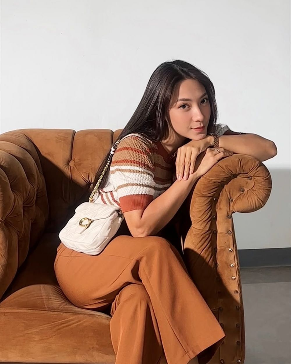 9 Transformasi Dinda Kirana jalani oplas wajah dan badan, hasilnya natural dan tampak lebih muda