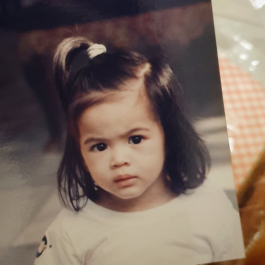 Bocah polos duduk samping Derby Romero ini lulus S2 di usia 21 tahun, intip transformasinya