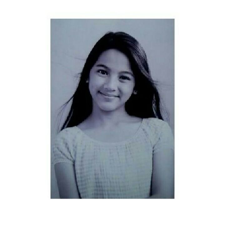 Bocah polos duduk samping Derby Romero ini lulus S2 di usia 21 tahun, intip transformasinya