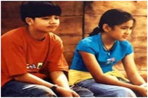 Bocah polos duduk samping Derby Romero ini lulus S2 di usia 21 tahun, intip transformasinya