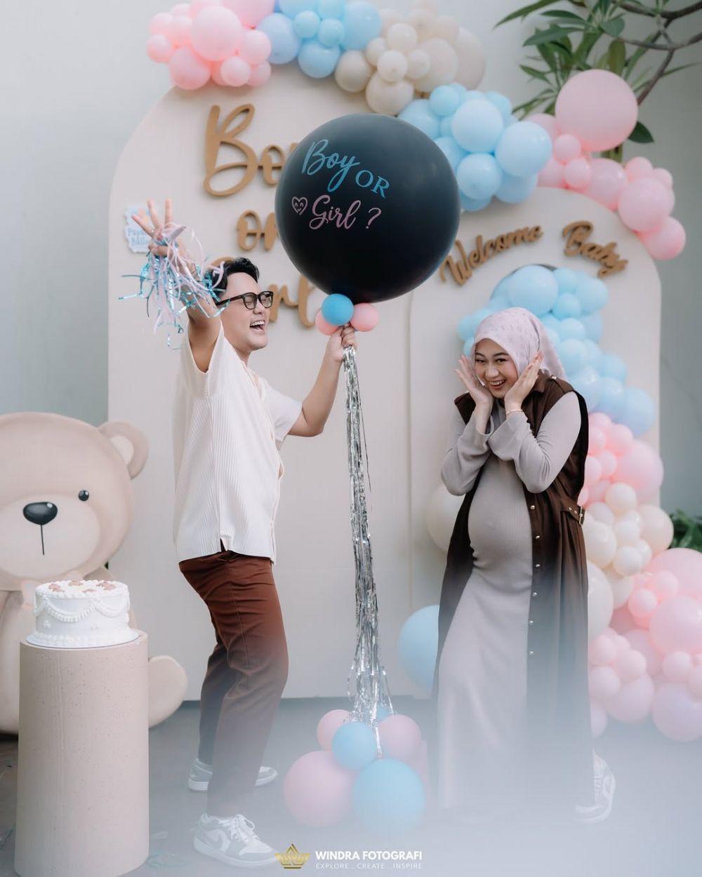 9 Potret gender reveal Danang DA dan Hemas Naura, bakal dikaruniai anak perempuan usai menanti 3 tahun