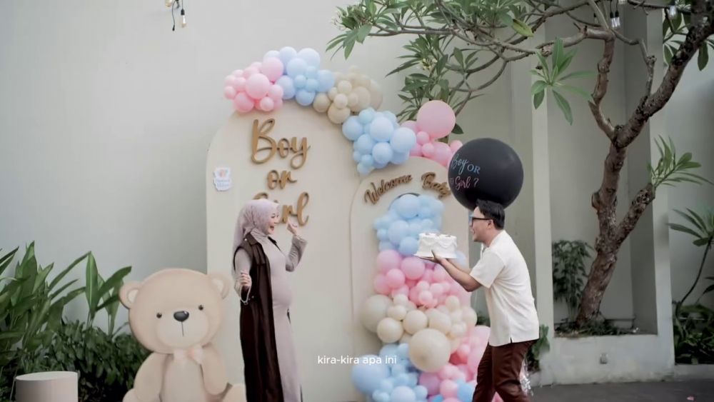 9 Potret gender reveal Danang DA dan Hemas Naura, bakal dikaruniai anak perempuan usai menanti 3 tahun