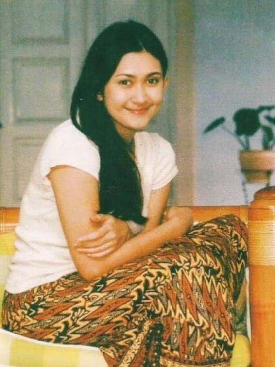 Masa muda 9 seleb senior keturunan Belanda ini cantiknya tak luntur hingga kini, intip potretnya