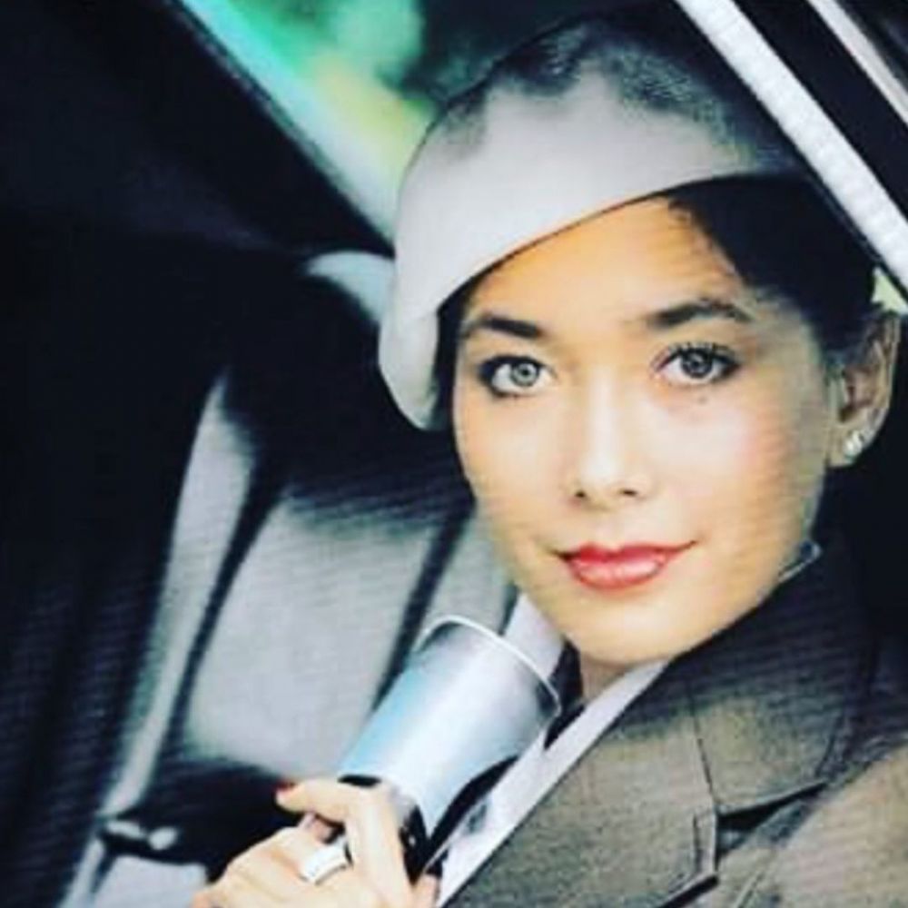 Awet muda dan bugar di usia 74 tahun, nostalgia 11 potret jadul masa muda Widyawati ini bikin pangling