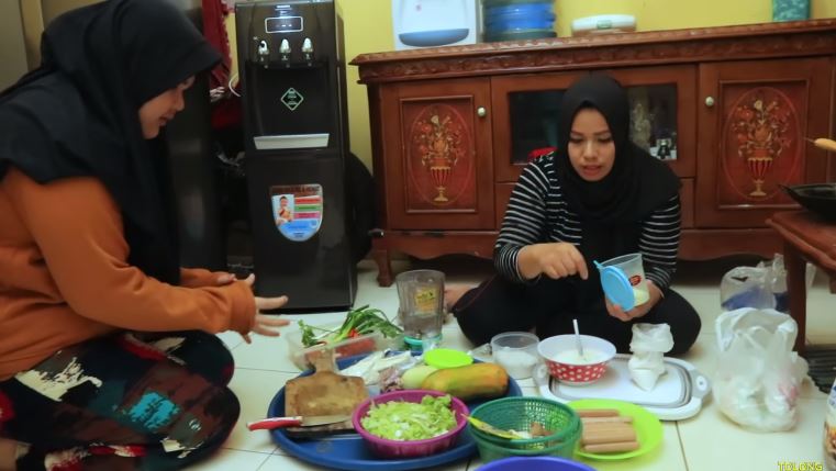 Dulunya aktor kini sukses jadi YouTuber, intip 7 cara Ucok Baba menata dapur sederhana