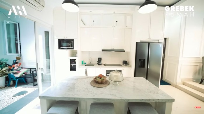 Kini punya rumah Rp 10 M meski dulu hanya sales kupon keliling, ini 7 cara Abdel menata dapur mewahnya