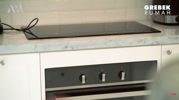 Kini punya rumah Rp 10 M meski dulu hanya sales kupon keliling, ini 7 cara Abdel menata dapur mewahnya