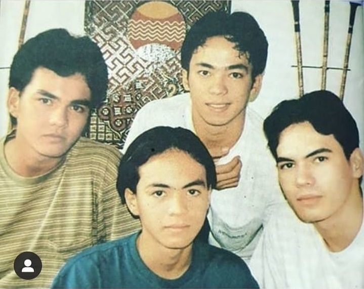 Satu keluarga eksis jadi seleb 90-an, 9 potret lawas Syach bersaudara ini parasnya idola pada masanya