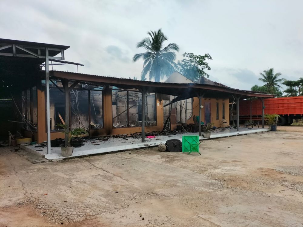 7 Fakta kasus warga ngamuk bakar rumah lurah di Lampung Tengah, bermula dari dugaan korupsi