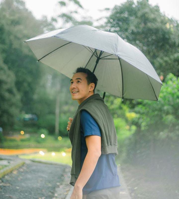 Bocah foto di samping monyet gedenya ngetop jadi host kini beralih YoutTuber, ini potret terbarunya