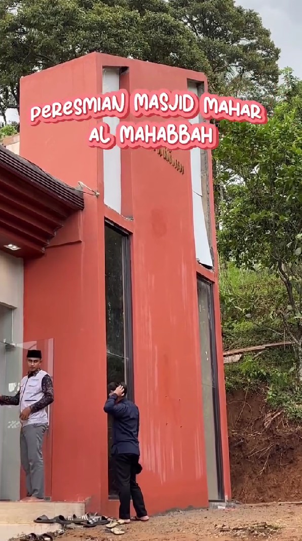 Jadi mahar pernikahan, intip 9 potret peresmian masjid yang dibangun Haldy Sabri untuk Irish Bella