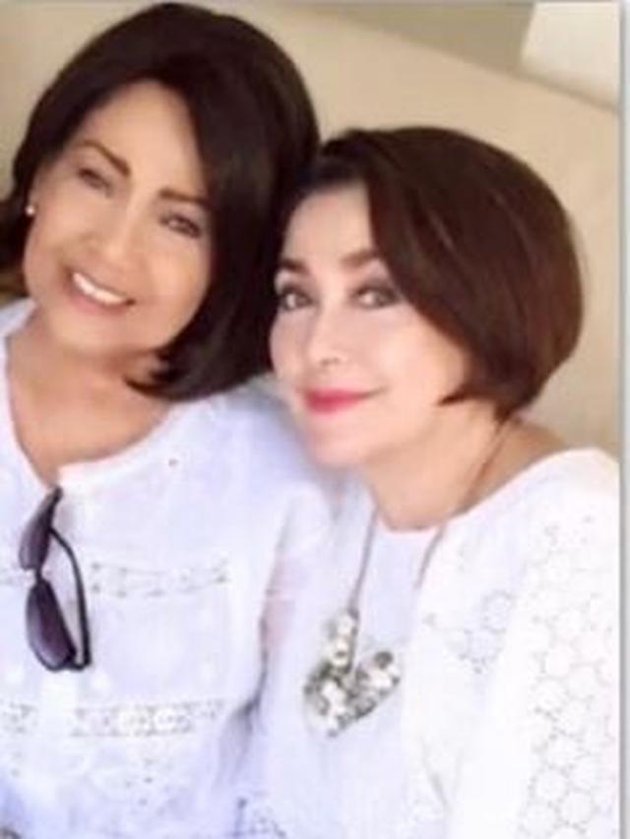 Persahabatan hingga akhir hayat, ini 11 potret lawas kenangan kebersamaan Widyawati dan Rima Melati