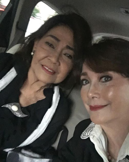 Persahabatan hingga akhir hayat, ini 11 potret lawas kenangan kebersamaan Widyawati dan Rima Melati