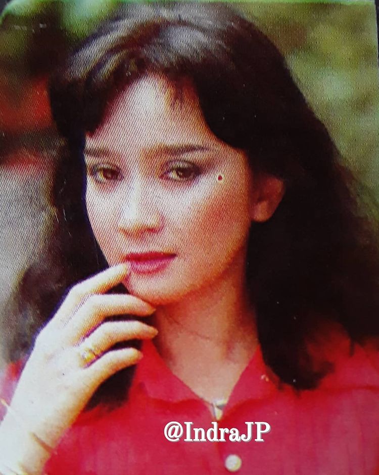 Jadi kekasih di film berakhir dinikahi Raja Dangdut, intip 11 potret lawas cantiknya istri Rhoma Irama