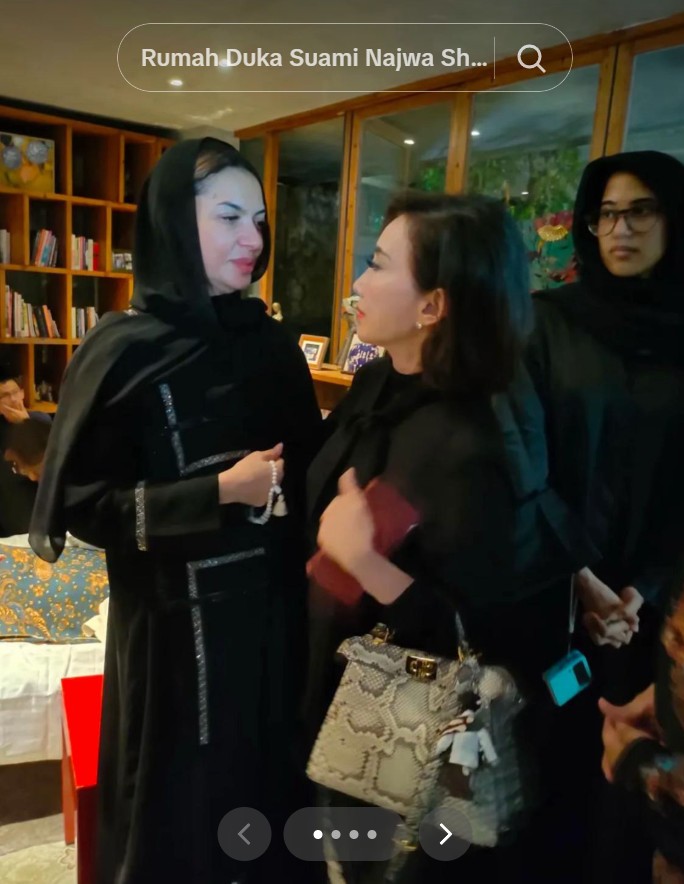 7 Potret ketegaran Najwa Shihab di tengah duka suami berpulang, penuh kesabaran salami pelayat