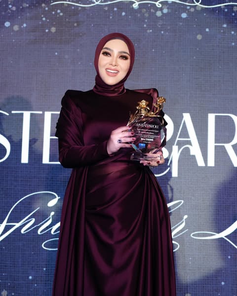 Circle-nya nggak kaleng-kaleng, Syahrini kenalan dengan keluarga bangsawan Jerman, ini 5 potretnya