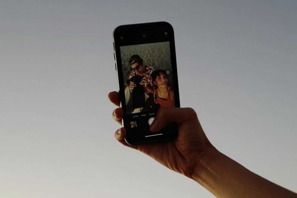 Pacaran beda usia 12 tahun tetap bucin, ini 9 potret Kevin Julio dan Imelda Therinne