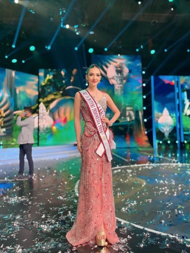 Jebolan Puteri Indonesia 2024 ini pacar Izzat Assegaf putra Najwa Shihab, ini 9 potret Ghina Raihanah