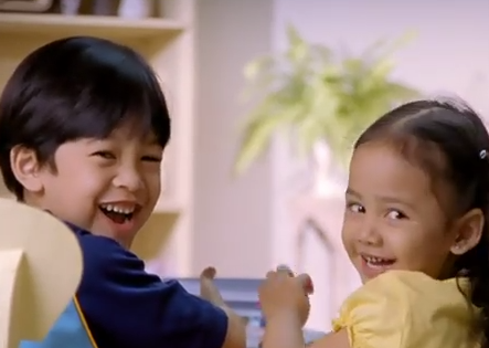 Bintang iklan imut baju kuning ini kini jadi aktris top, begini 11 transformasinya