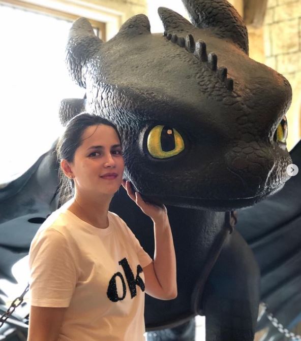 Menawan di usia 55 tahun tak lagi jadi artis, 11 potret terbaru adik Onky Alexander di Catatan Si Boy