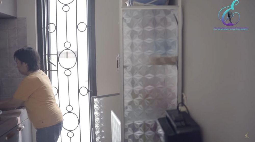 11 Potret sudut dapur minimalis putri d'academy, ada 'kulkas sultan' tinggi nyaris 2 meter