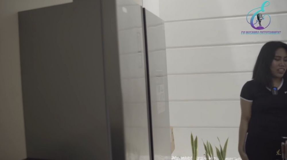 11 Potret sudut dapur minimalis putri d'academy, ada 'kulkas sultan' tinggi nyaris 2 meter