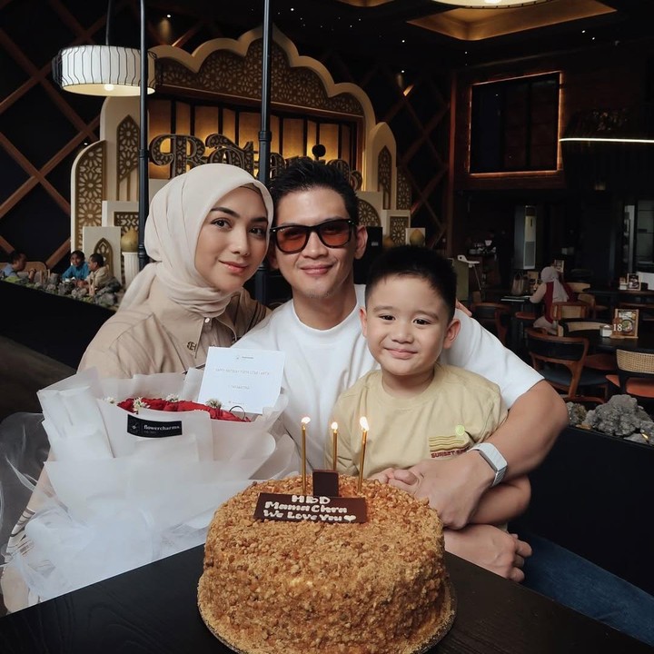 Dulu ingin jadi pramugari tapi malah berprofesi artis sinetron, kini dijuluki hot mom di usia 31 tahun