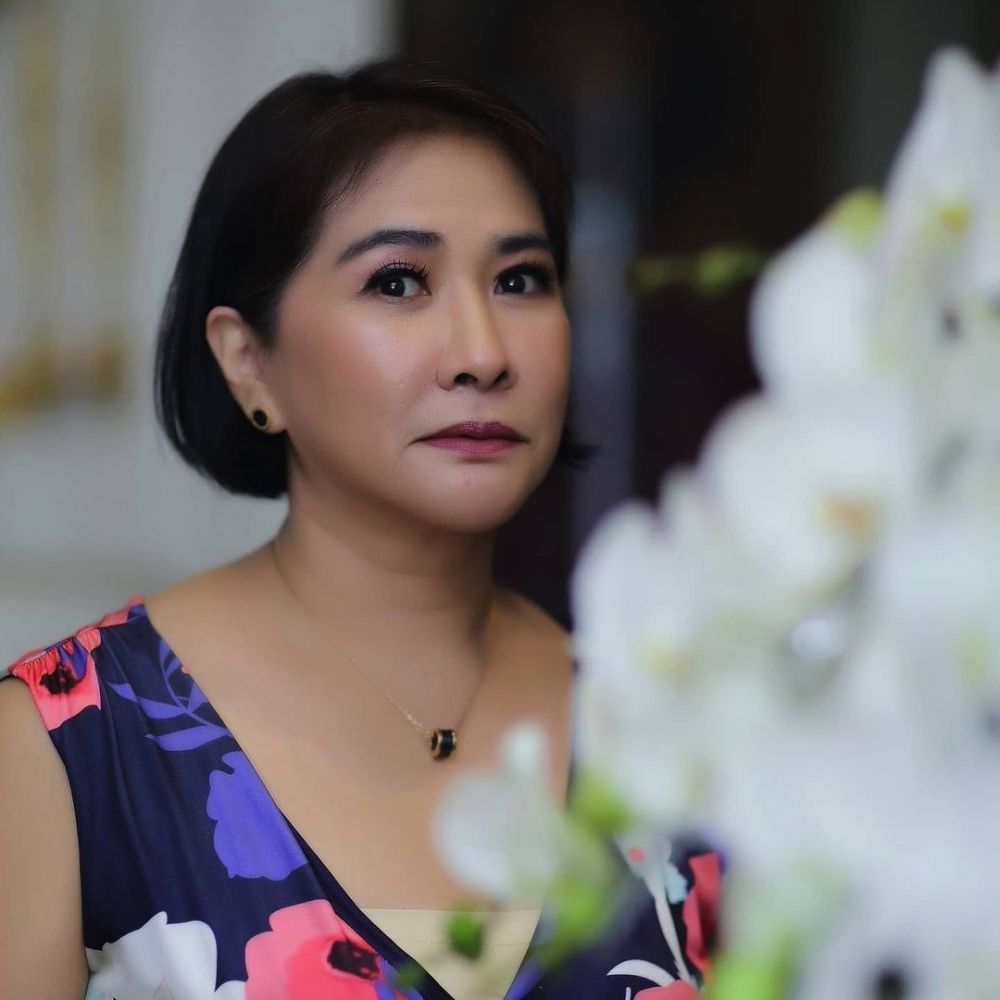 Pemain Wiro Sableng ini masih eksis jadi artis awet muda di usia 56 tahun, 11 potret transformasinya