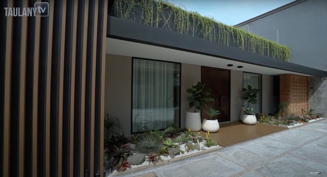 Didesain ala vila di Afrika, ini 7 cara Maia Estianty menata rumahnya jadi tampak mewah dan estetik