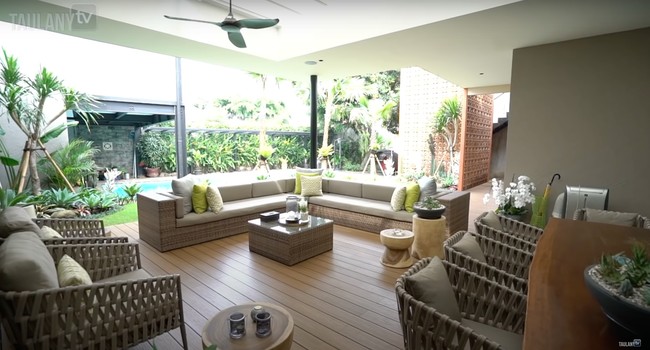 Didesain ala vila di Afrika, ini 7 cara Maia Estianty menata rumahnya jadi tampak mewah dan estetik