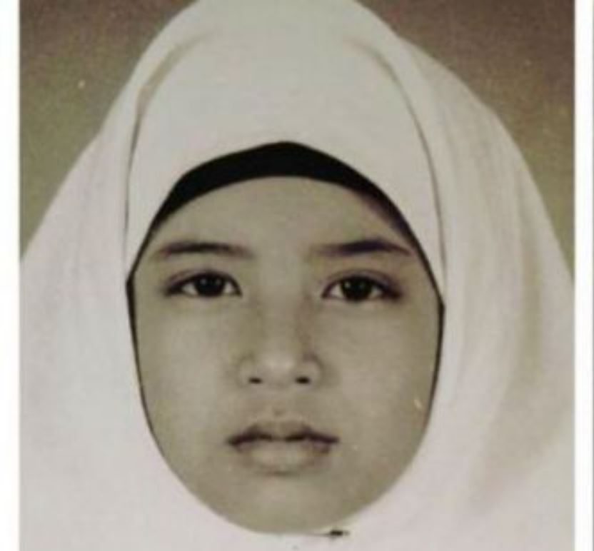 Potret lawas Happy Asmara manglingi abis, intip pesona muda 11 pedangdut saat SMA