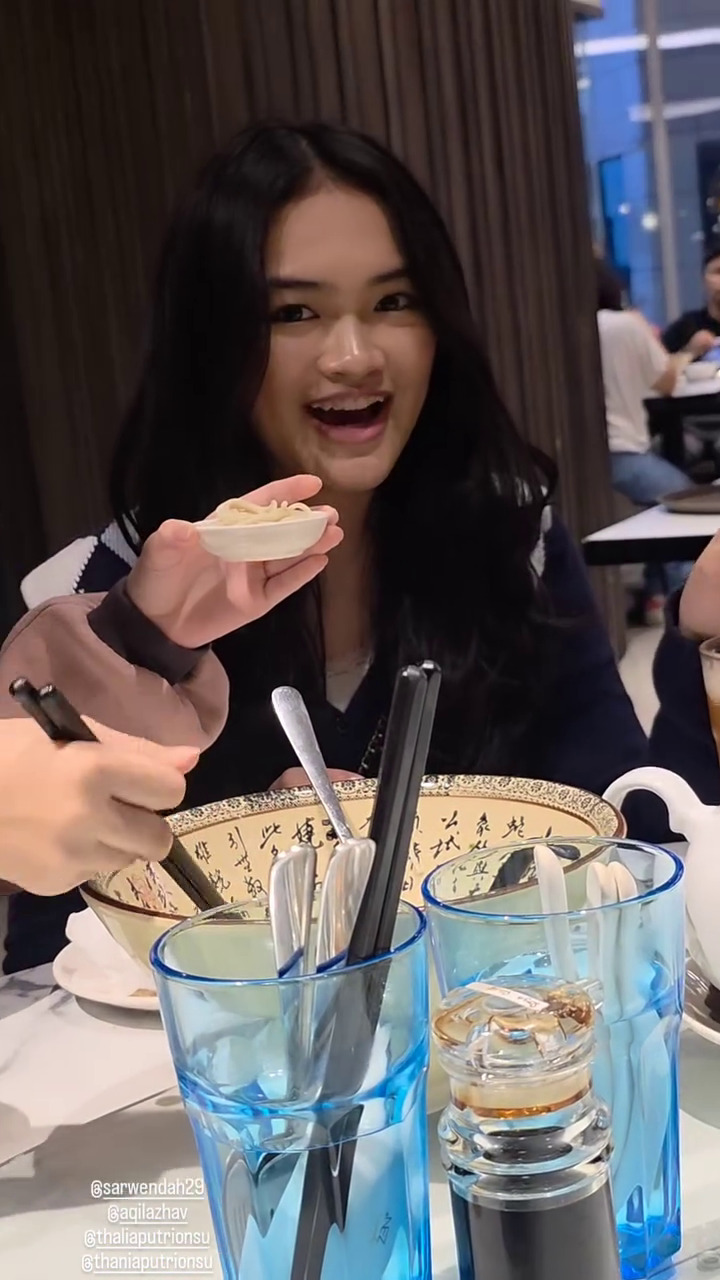 Akhirnya go public bareng kekasih, ini 9 potret kedekatan Betrand Peto dan Aqila Zhavira