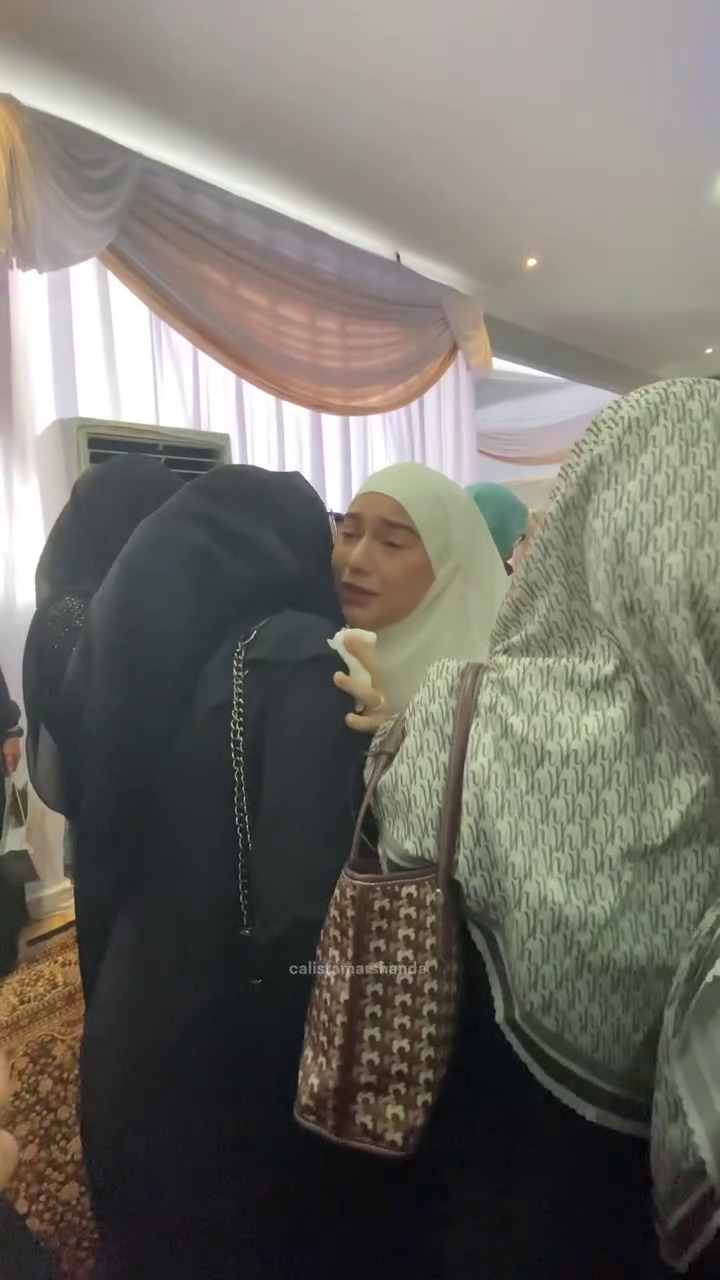 Segera sambangi Masjidil Haram, ini 9 momen pengajian pemberangkatan haji Haldy Sabri dan Irish Bella