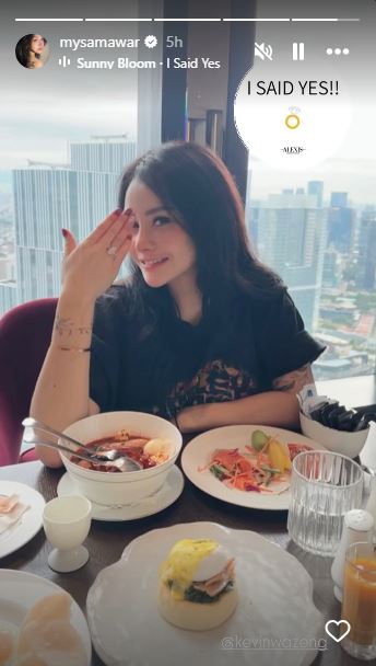 Move on dari Steno Ricardo, Mawar AFI pamer cincin usai dilamar kekasih baru