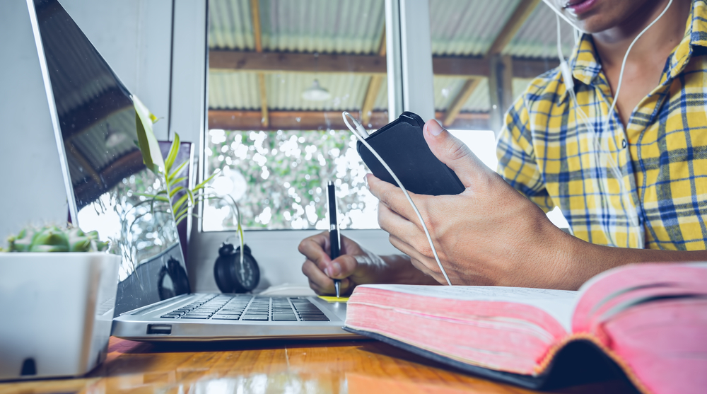 Dihadapkan UMR rendah dan realita freelance, ini unek-unek kepala rumah tangga demi bertahan hidup