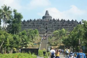 Bukan eskalator, Fadli Zon sebut Candi Borobudur dipasangi stairlift, ini fungsinya