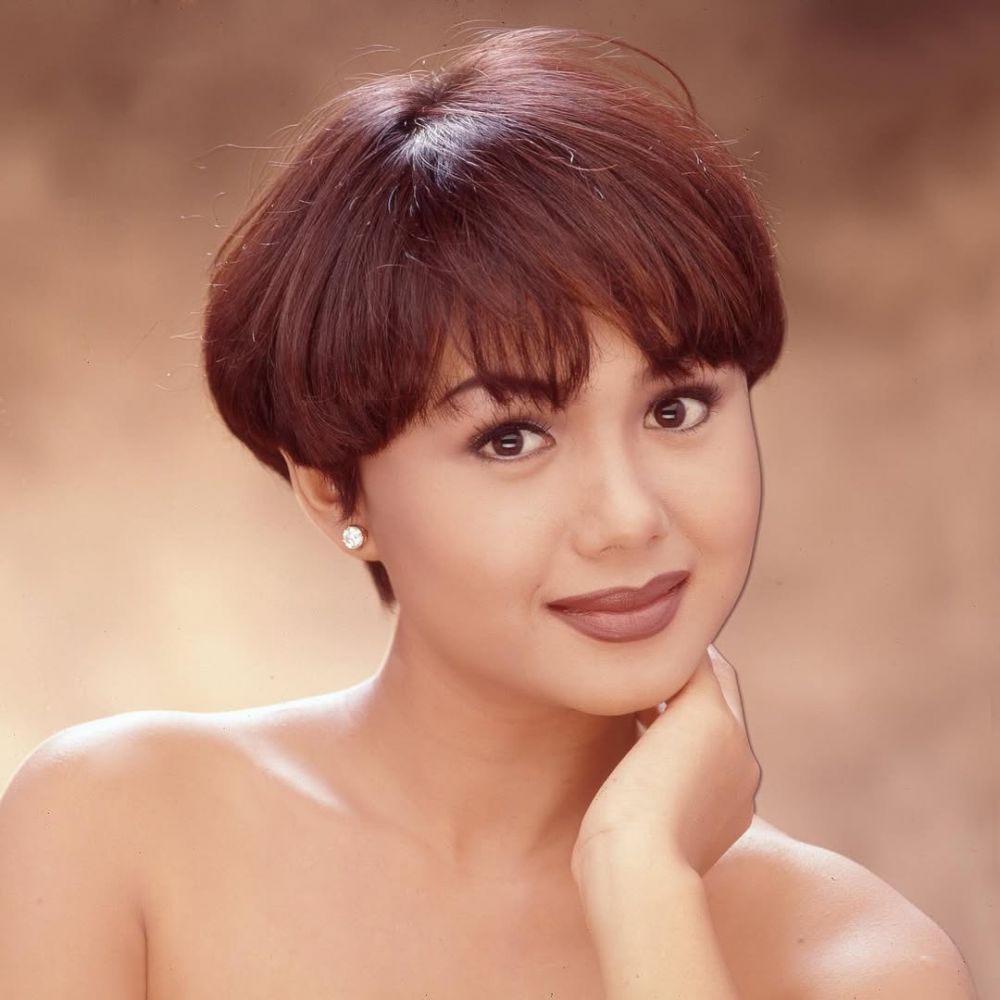 Menolak tua di usia 52 tahun, 9 potret lawas Yuni Shara di usia 20-an ini buktikan usia hanya angka