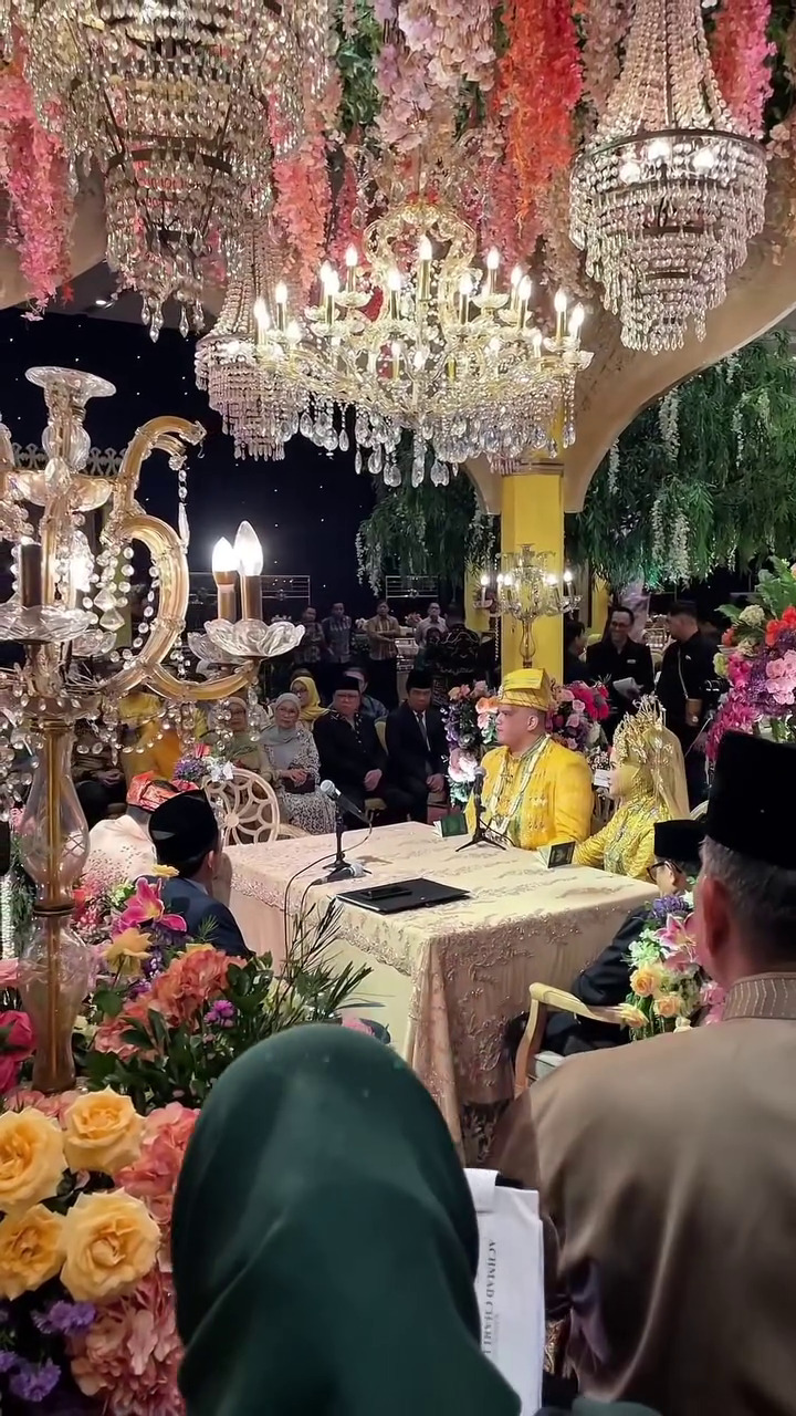 Bella Saphira mantu anak sambung, 9 potret pernikahan Achmad Charliandra dan Ulfa Sarah digelar mewah