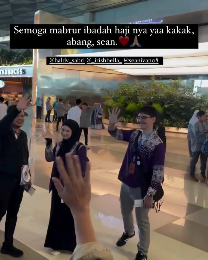 Usai wakafkan masjid dari mahar nikah, ini 7 momen Irish Bella dan Haldy Sabri berangkat haji