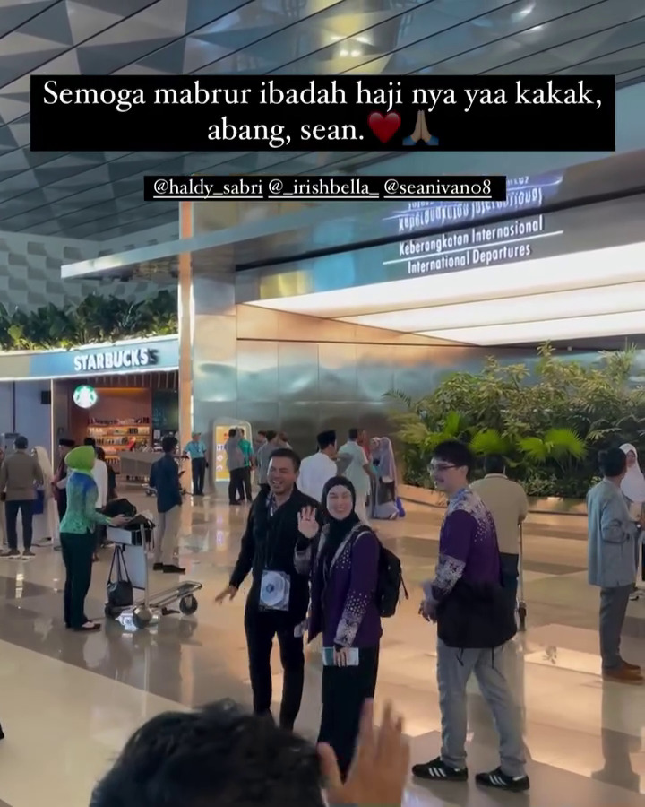 Usai wakafkan masjid dari mahar nikah, ini 7 momen Irish Bella dan Haldy Sabri berangkat haji