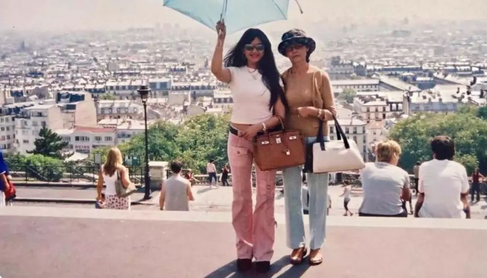 Awet muda di usia 51 tahun tapi dulu pernah dianggap kurang cantik, ini 11 potret lawas Bella Saphira