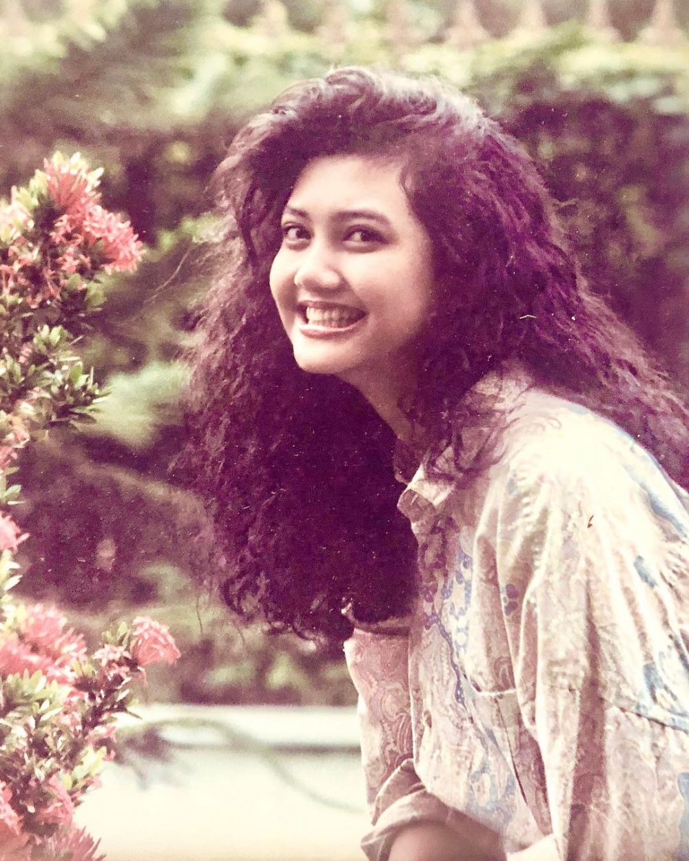 Awet muda di usia 51 tahun tapi dulu pernah dianggap kurang cantik, ini 11 potret lawas Bella Saphira