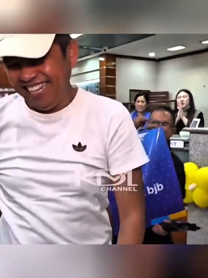 Apresiasi kemenangan Persib, 9 momen Dedi Mulyadi siapkan hadiah uang Rp 1 Miliar dari dana pribadi