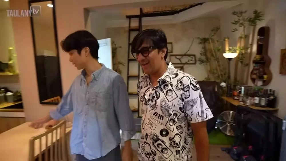 Area masaknya mungil, begini 7 cara Dikta menata dapur minim kabinet tetap compact dan estetik